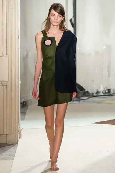 Look 29